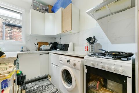 1 bedroom flat for sale, Robinson Road, London