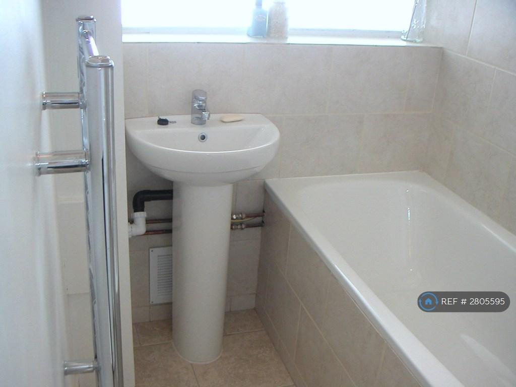 Modern Bathroom Suite