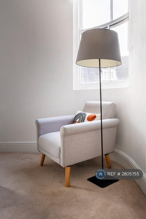 Soft Carpets & a Peaceful Reading Nook ?????