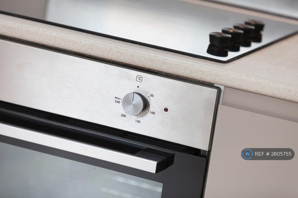 Cook Like a Pro With Our Full-Sized Fridge & Oven