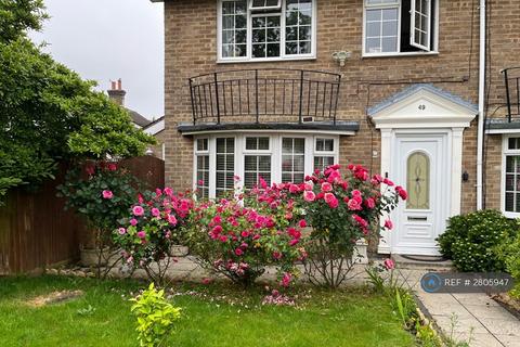 undefined, Lyndhurst Close, Crawley, RH11