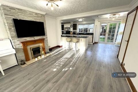 undefined, Lyndhurst Close, Crawley, RH11