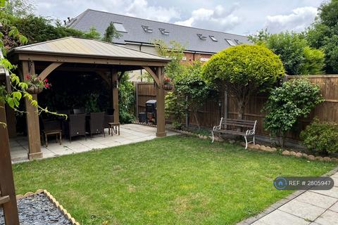undefined, Lyndhurst Close, Crawley, RH11