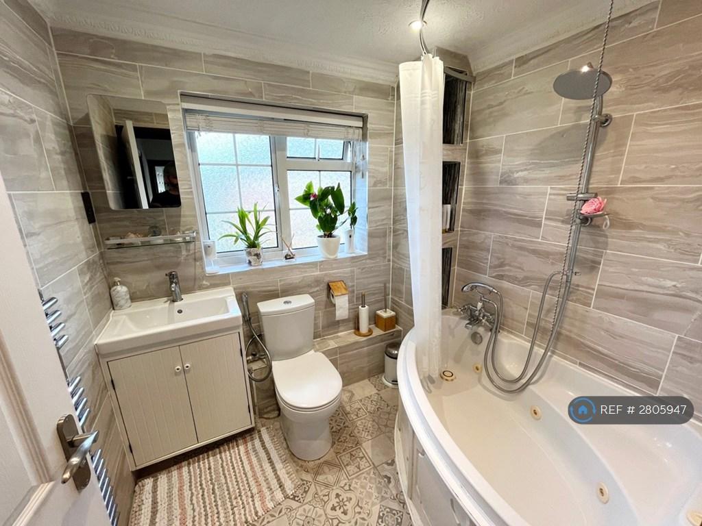 Main Bathroom