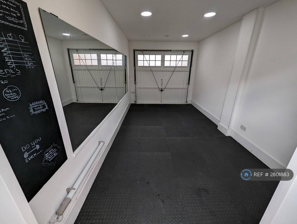 Garage/Gym