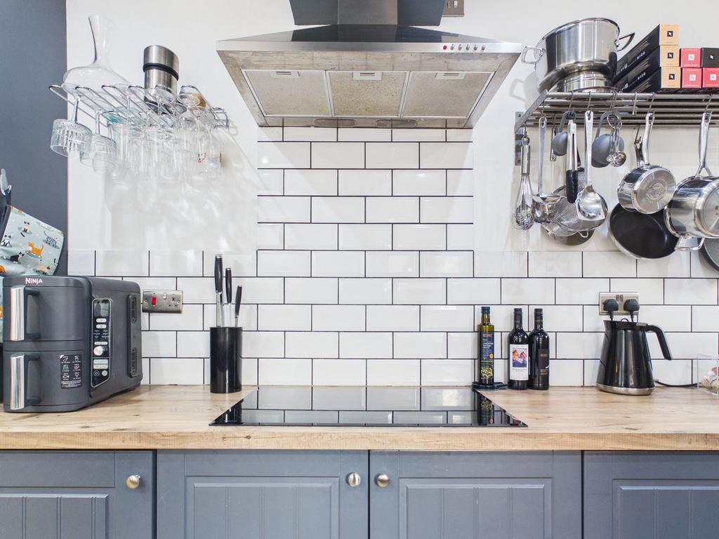 Kitchen (Details)