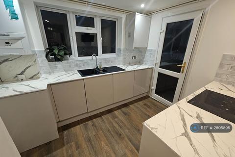1 bedroom flat to rent, Ballater Road, London, SW2