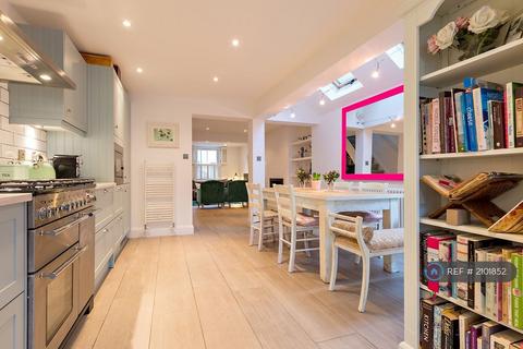 2 bedroom terraced house to rent, Westfields Avenue, London, SW13