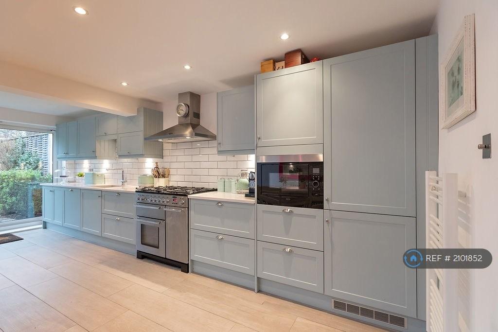 Newly Fitted Kitchen