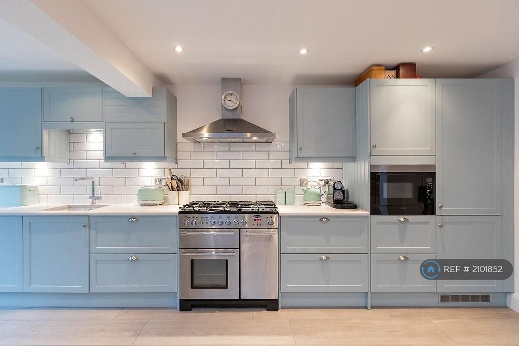 Newly Fitted Kitchen