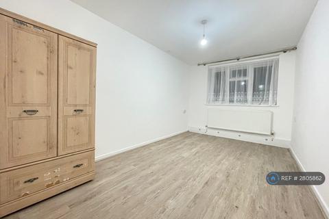 1 bedroom flat to rent, Kesteven Close, Hainault, IG6