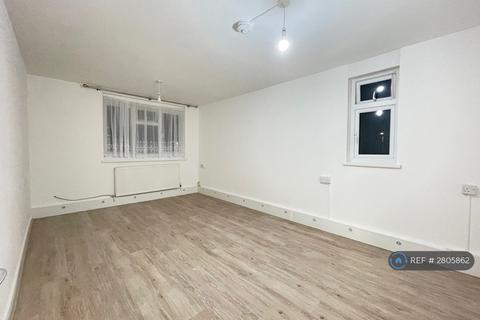 1 bedroom flat to rent, Kesteven Close, Hainault, IG6