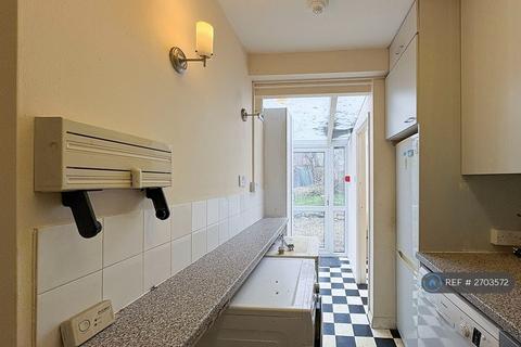 3 bedroom terraced house to rent, Drosier Road, Cambridge, CB1