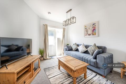 1 bedroom in a house share to rent, Tennyson Close, Feltham, TW14