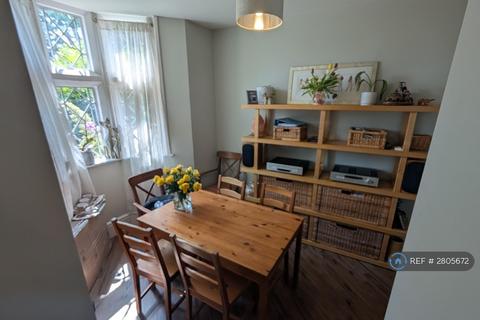 3 bedroom detached house to rent, Hildenborough Road, Leigh, Tonbridge, TN11