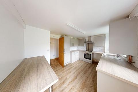 2 bedroom flat to rent, Goshawk Road, Haverfordwest. SA61 2UB