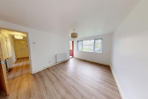 2 bedroom flat to rent, Goshawk Road, Haverfordwest. SA61 2UB