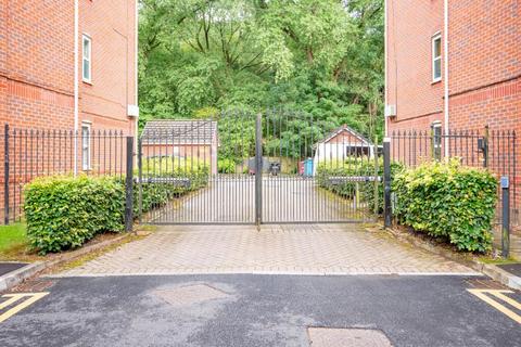 2 bedroom flat to rent, Roch Bank, Manchester, Blackley, M9