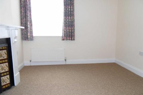 2 bedroom maisonette to rent, Clarendon Road, Luton