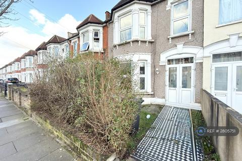 3 bedroom terraced house to rent, Clandon Road, Ilford, IG3