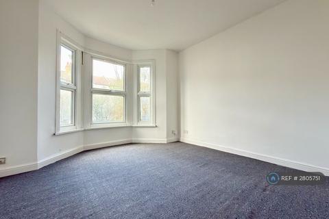 3 bedroom terraced house to rent, Clandon Road, Ilford, IG3
