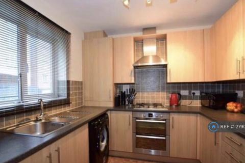 2 bedroom terraced house to rent, Robinson Way, Gravesend, DA11