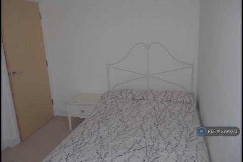 2 bedroom terraced house to rent, Robinson Way, Gravesend, DA11