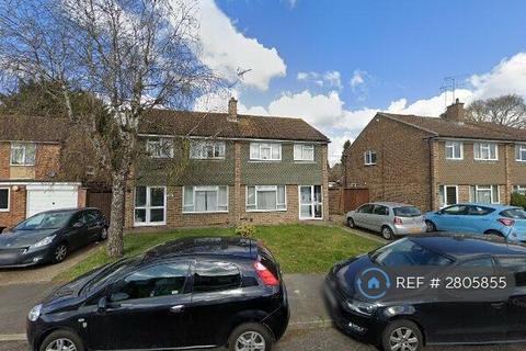 4 bedroom semi-detached house to rent, Nobles Way, Egham, TW20
