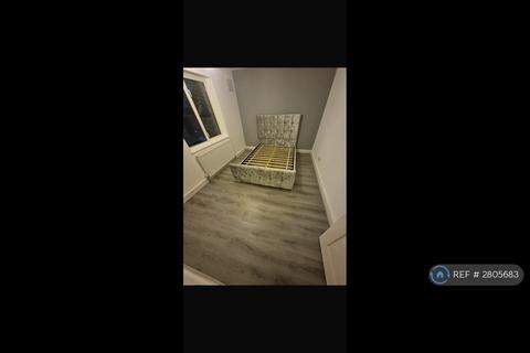 undefined, Royal Avenue, Reading, RG31
