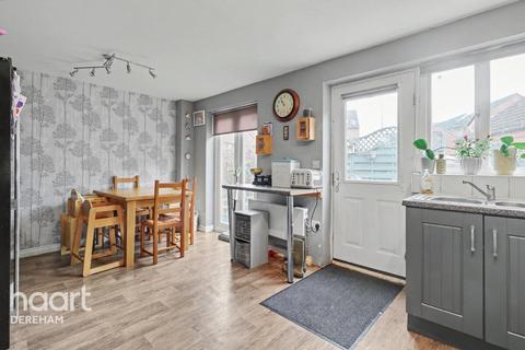 4 bedroom end of terrace house for sale, Fox Road, Dereham