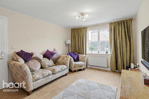 4 bedroom end of terrace house for sale, Fox Road, Dereham