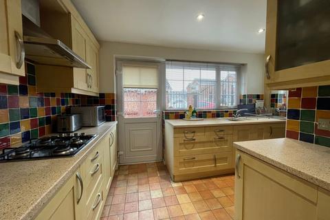 3 bedroom detached bungalow to rent, Brookside Close, Birmingham, B23