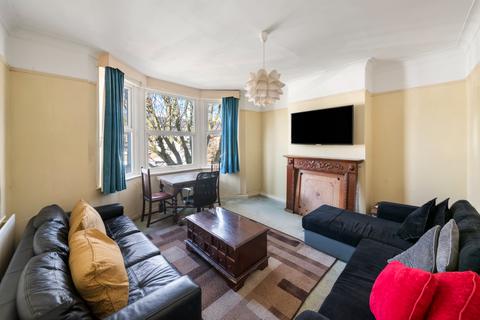 1 bedroom flat for sale, Elthorne Park Road, London, W7