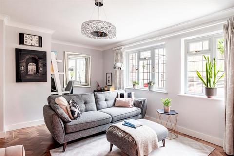 4 bedroom detached house for sale, Penland Road, Haywards Heath