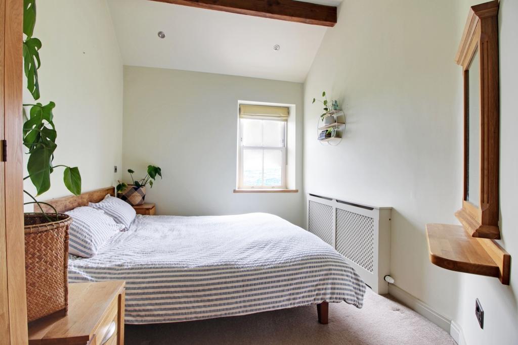 Lrg 12 Bed 1 B