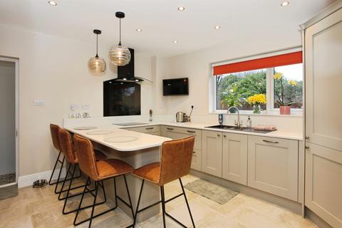 4 bedroom detached house for sale, Llanharry Road, Llanharan, Pontyclun