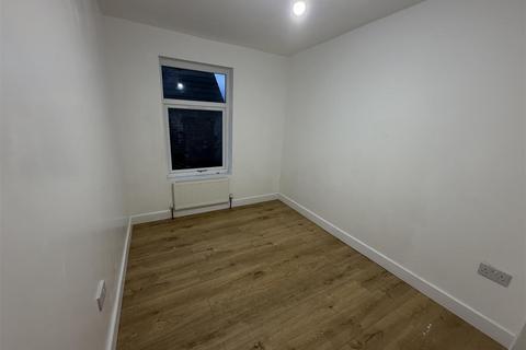 2 bedroom flat to rent, Oldbury Road, Oldbury B65