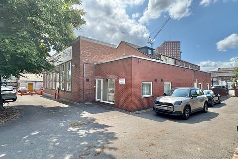 Retail property (high street) to rent, 25-31 Cheetham Hill Rd Manchester M4 4FY