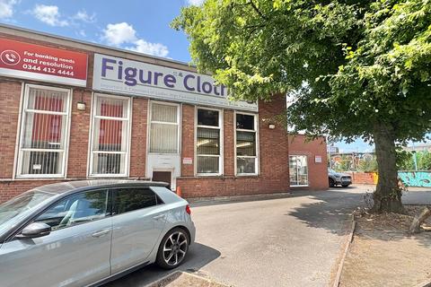 Retail property (high street) to rent, 25-31 Cheetham Hill Rd Manchester M4 4FY