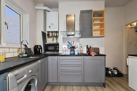 2 bedroom terraced house for sale, Radford Avenue, Kidderminster