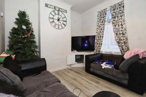 2 bedroom terraced house for sale, Radford Avenue, Kidderminster