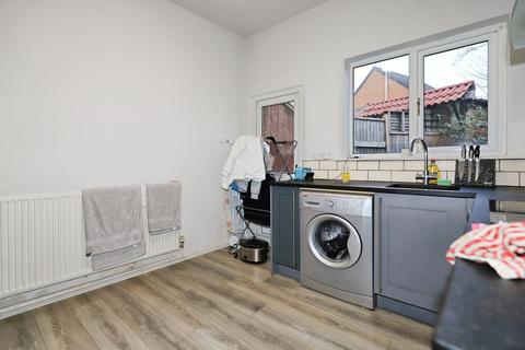2 bedroom terraced house for sale, Radford Avenue, Kidderminster