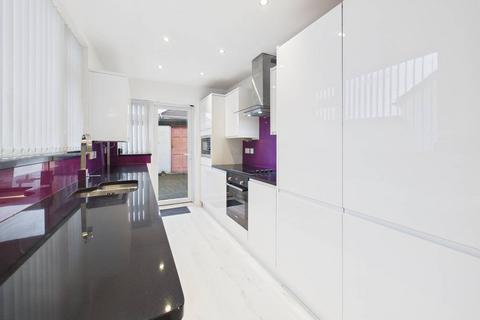 2 bedroom terraced house for sale, Boothferry Road, Hull, HU4 6ES