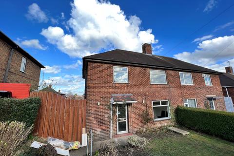 3 bedroom semi-detached house to rent, Holmewood Crescent, NG5
