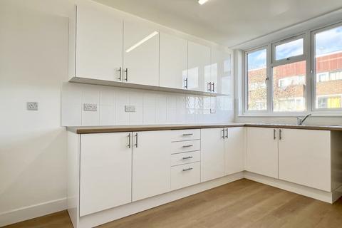 1 bedroom flat to rent, Woodleigh Court, London, Woodgreen, London, N22