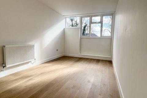 1 bedroom flat to rent, Woodleigh Court, London, Woodgreen, London, N22