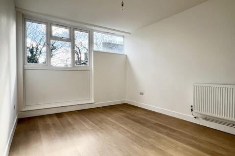 1 bedroom flat to rent, Woodleigh Court, London, Woodgreen, London, N22