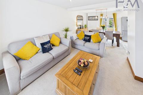 undefined, The Hawthorns, Stevenage, Hertfordshire, SG1 1RH