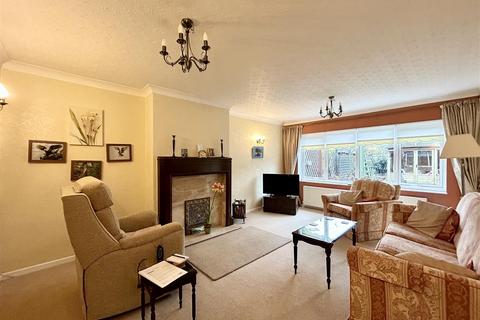 3 bedroom semi-detached house for sale, Hanbury Close, Halesowen