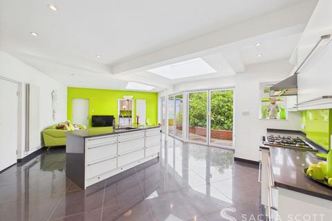 undefined, Higher Drive, Banstead, SM7
